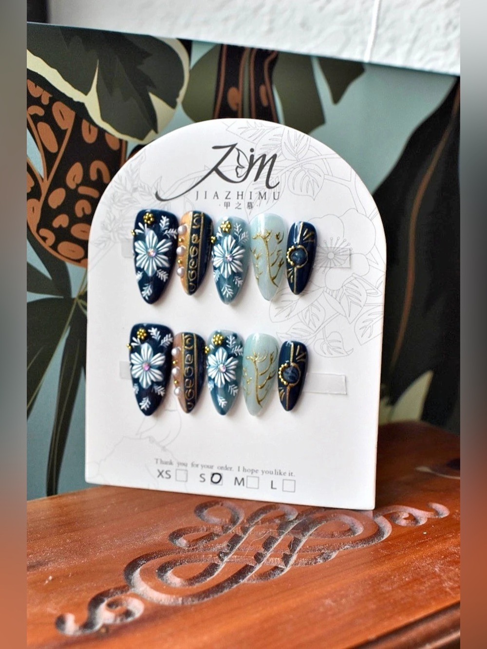 JIAZHIMU Navy Blue Floral Press-On Nails Gold & Pearl Accent Size Small 2.5